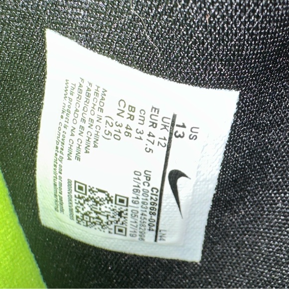 Nike LeBron 16  Black and Green Athletic Shoes. New - Picture 3 of 7